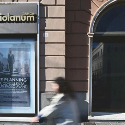 Copertina di Banche, il no a nuove tasse di FI e i 710 milioni di utili  Mediolanum per Fininvest