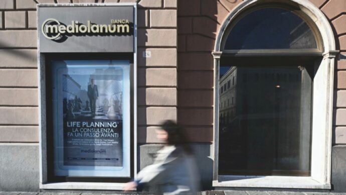 Banche, il no a nuove tasse di FI e i 710 milioni di utili  Mediolanum per Fininvest