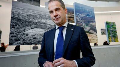 Copertina di Vendita di Autostrade a Cdp, 11 indagati per truffa: coinvolti l’ex Ad Tomasi e l’ex senatore Rossi