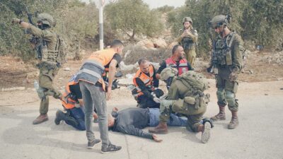Copertina di West Bank, i coloni attaccano diplomatici Ue: l’Idf non arriva e Netanyahu sminuisce