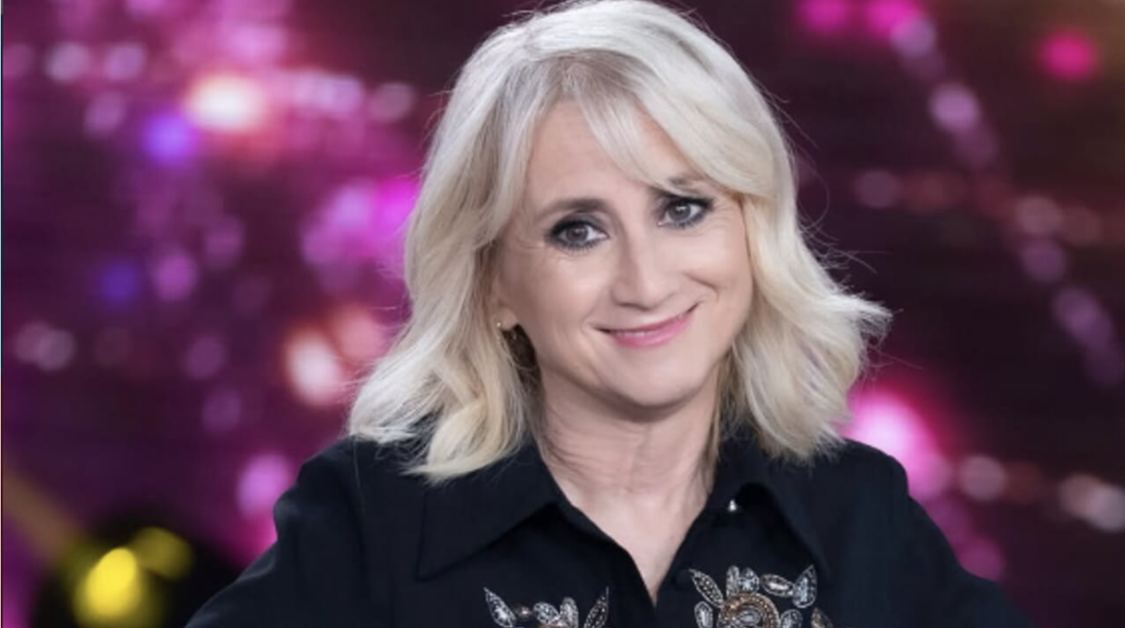 “Sì, faccio sogni peccaminosi. Mi sono iscritta a un’app di incontri, sono uscita con alcuni uomini ma ho visto dei mostri. Io al parco con un passeggino? Ci manca solo un nipote”: così Luciana Littizzetto