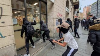 Vali per quello che consumi. C’è da meravigliarsi se un 14enne si sente protagonista rubando da una vetrina?