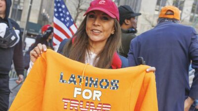 Copertina di Crisi economica e paura dell’Ice: gli ispanici abbandonano Trump