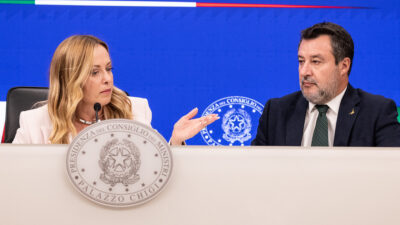Copertina di Violenze a Milano, scontro frontale Piantedosi-Sala: “Per lui pochi agenti in piazza? Parla da radical chic”. Il sindaco: “Lavori, invece di attaccarmi”