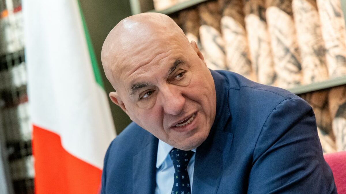 violenze a milano crosetto gela salvini inutile annunciare militari in pi249 devono poter agire come forze di polizia da Ilfattoquotidiano.it violenze a milano crosetto gela salvini inutile annunciare militari in pi249 devono poter agire come forze di polizia