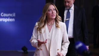 Copertina di Meloni “nana borgatara”: bufera per il post di un pm di Roma sulla premier. Lui: “Mi hanno hackerato il profilo”