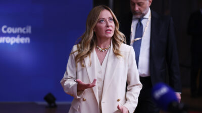 Copertina di Meloni “nana borgatara”: bufera per il post di un pm di Roma sulla premier. Lui: “Mi hanno hackerato il profilo”