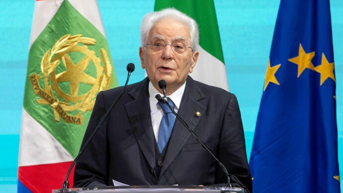 Scontri a Milano, Mattarella: “Violenze esplose in modo inatteso da soggetti inediti, occorre un’analisi approfondita”