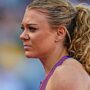 Copertina di “È una cosa che mi ha devastato la vita, il mio corpo si sta spegnendo”: l’atleta Beth Dobbin passa 22 ore al giorno a letto, basta una luce per causarle un “crash”
