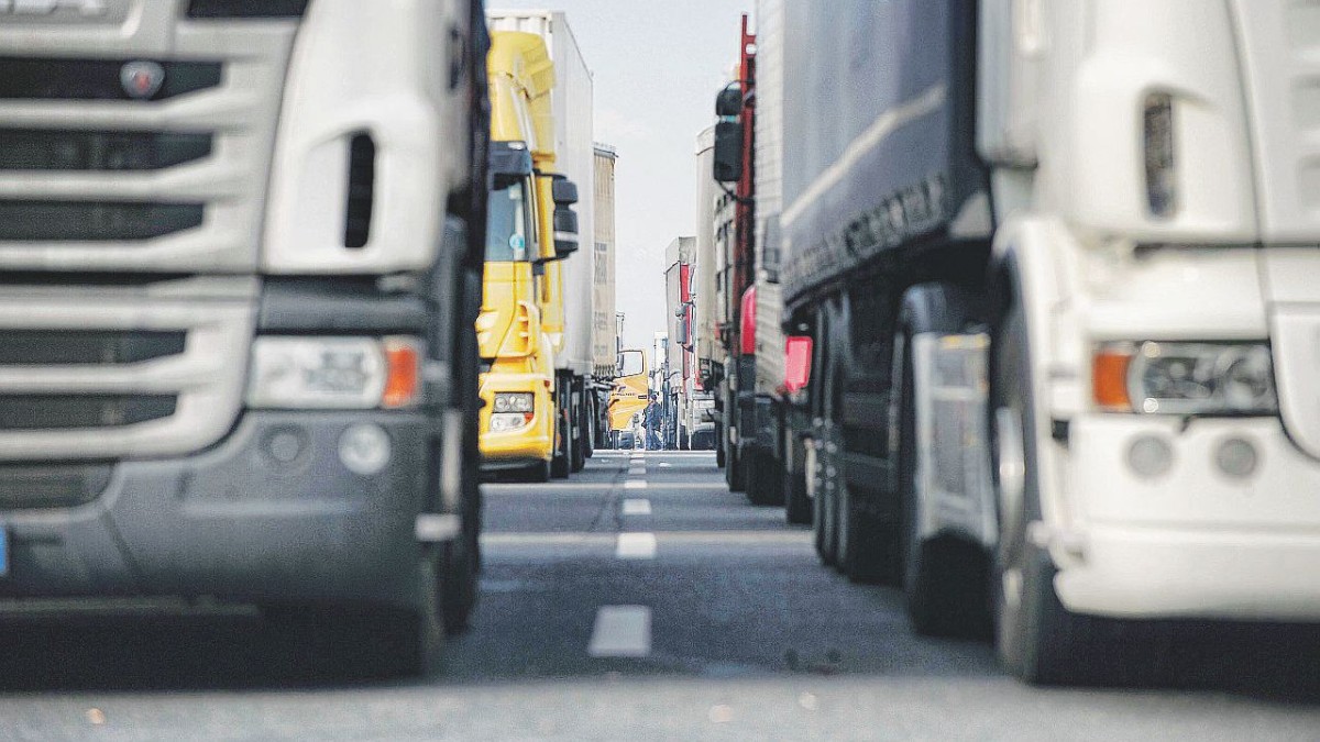 la protesta degli autotrasportatori contro il caro carburanti blocca l8217autostrada del sole chiuso il nodo tra a1 e a30 caserta salerno da Ilfattoquotidiano.it la protesta degli autotrasportatori contro il caro carburanti blocca l8217autostrada del sole chiuso il nodo tra a1 e a30 caserta salerno