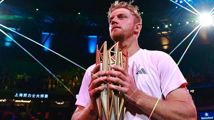 Davidovich-Fokina trionfa a Shanghai, Bellucci campione a Jinan, Sinner resta numero 1: la nuova classifica Atp