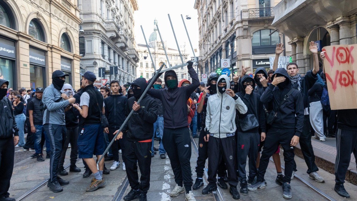 protestare 232 un diritto devastare 232 inaccettabile ma non c8217entra solo l8217ordine pubblico da Ilfattoquotidiano.it protestare 232 un diritto devastare 232 inaccettabile ma non c8217entra solo l8217ordine pubblico