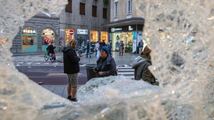 Dissento da Recalcati: non vedo cattivi maestri a sinistra, i giovani imparano la violenza al tg