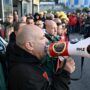 Copertina di Ex Ilva, i lavoratori occupano l’aeroporto di Genova: “Vogliamo risposte dal governo”. I passeggeri possono imbarcarsi
