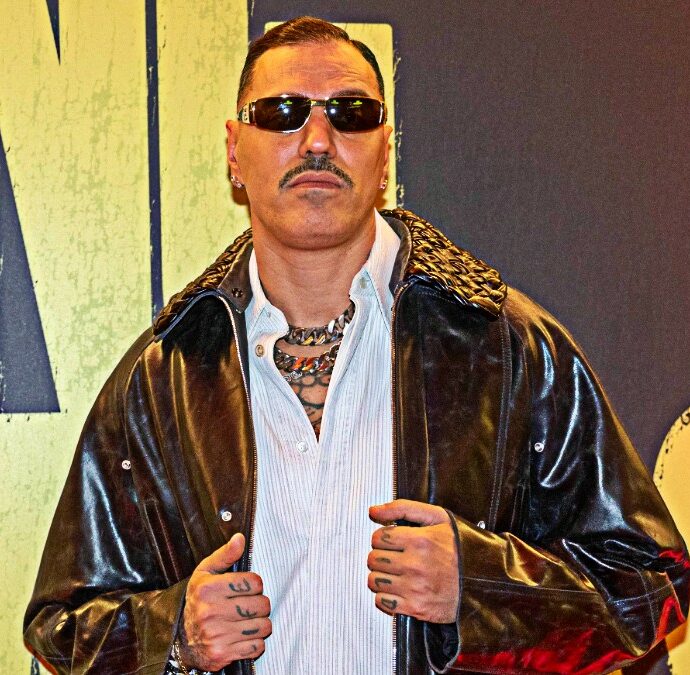 Marracash sulle proteste a Milano: “Aspettavo questa reazione da tempo, siamo solo all’inizio. Con le buone non cambi le cose”