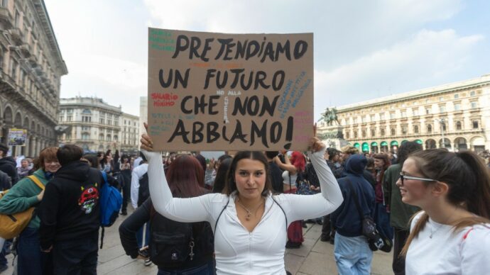 La politica si indigna per le violenze ma ignora 300.000 minori in povertà assoluta