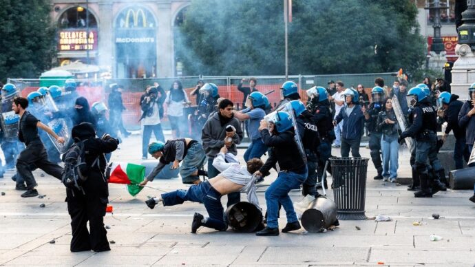“Violenza è il manganello dello sbirro, in piazza ogni sabato”: il gruppo Telegram, le istruzioni ai novizi e le “ricette per il caos”