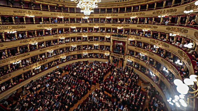 Teatro alla Scala, oggi lo sciopero dei lavoratori alla prima del Faust: “Per garantire l’eccellenza bisogna retribuirla adeguatamente”