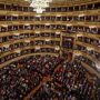 Copertina di Teatro alla Scala, oggi lo sciopero dei lavoratori alla prima del Faust: “Per garantire l’eccellenza bisogna retribuirla adeguatamente”