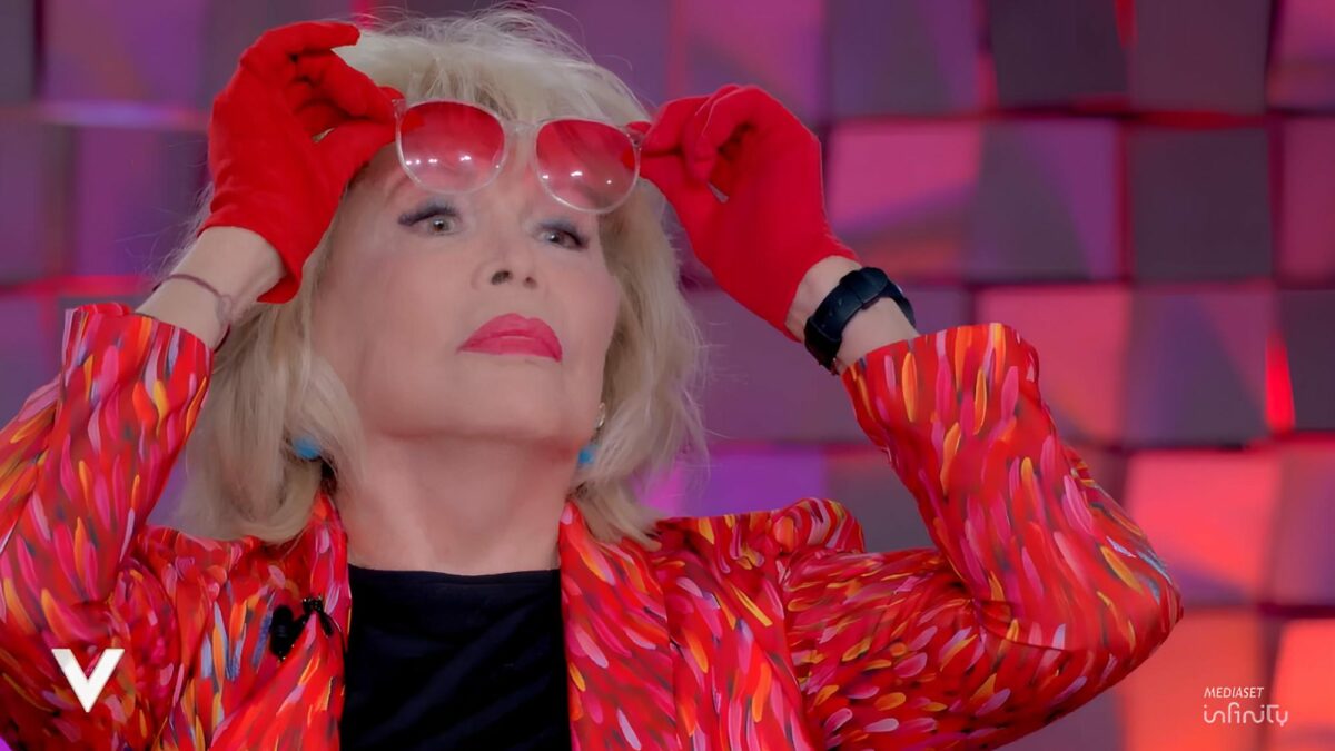 dicono che brigitte macron sia in realt224 un uomo e lei ne soffre io le ho detto lascia fare su di me hanno scritto di tutto mi hanno aiutato nella carriera cos236 amanda lear da Ilfattoquotidiano.it dicono che brigitte macron sia in realt224 un uomo e lei ne soffre io le ho detto lascia fare su di me hanno scritto di tutto mi hanno aiutato nella carriera cos236 amanda lear