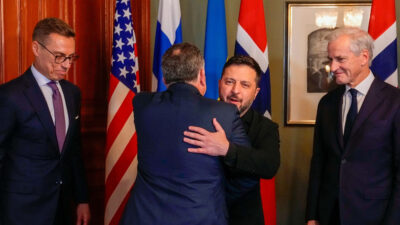Copertina di Ucraina, Zelensky incontra Witkoff a Oslo: “Colloqui costruttivi, abbiamo idee per la pace. Gli Usa le portino ai russi. La condivisione dell’intelligence? Ora funziona”