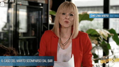 Copertina di “Per il 48% dei casi, i debiti sono la ragione che spinge un soggetto come suo marito a scomparire”: Federica Sciarelli non va in pensione, ma a “GialappaShow” – IL VIDEO