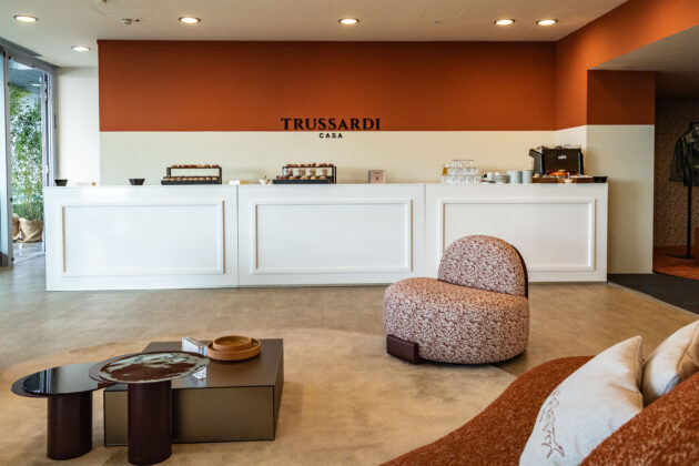 “Nicola Trussardi? Oggi lo chiameremmo visionario, allora il circoletto della moda diceva che era strano. Le sfilate generano traffico e caos, sono solo un problema per i cittadini”: Alberto Racca parla del rilancio del brand