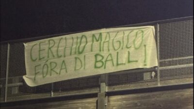 Copertina di “Congresso farsa. Basta cerchio magico. Fòra di ball”: striscioni contro Salvini nella roccaforte bergamasca della Lega