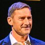 Copertina di “Sono stato l’ultimo a sapere del mio ritiro. Quel 28 maggio sono morto: è stato un addio forzato, che io non volevo”: così Francesco Totti