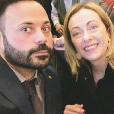 Copertina di “Vieni a cena con Meloni?”: invito dei deputati FdI all’uomo di Senese