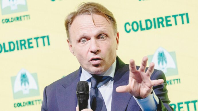 Vini cancerogeni, il governo tace per gli affari da 50 miliardi