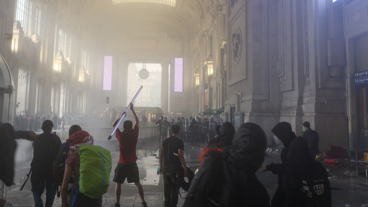 scontri in centrale dopo il corteo pro pal prosciolti due studenti minorenni reati estinti dopo la messa alla prova da Ilfattoquotidiano.it scontri in centrale dopo il corteo pro pal prosciolti due studenti minorenni reati estinti dopo la messa alla prova