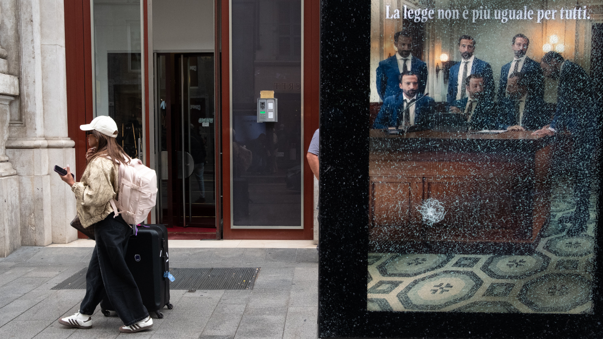 se devono protestare vadano davanti ai palazzi del potere sicurezza qui luned236 non c8217era nessuno i negozianti della zona del duomo tra quotidianit224 e paura da Ilfattoquotidiano.it se devono protestare vadano davanti ai palazzi del potere sicurezza qui luned236 non c8217era nessuno i negozianti della zona del duomo tra quotidianit224 e paura
