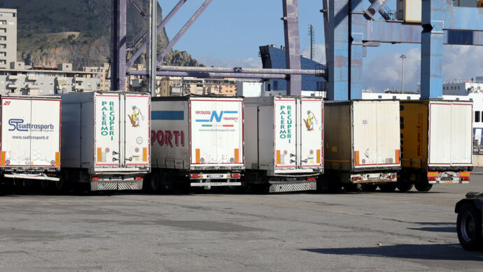 Protesta degli autotrasportatori, siamo di fronte a una situazione socialmente esplosiva