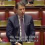 Copertina di Conte chiama in causa Meloni: “Crisi economica e sociale e il governo ha firmato gli accordi folli per il riarmo”