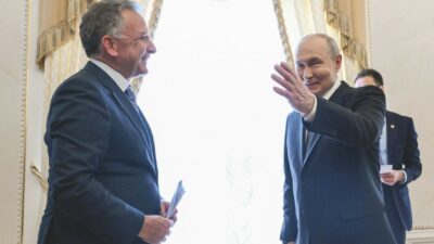 Copertina di Russia e Ucraina tornano al dialogo Witkoff: “Incontro a tre a novembre”