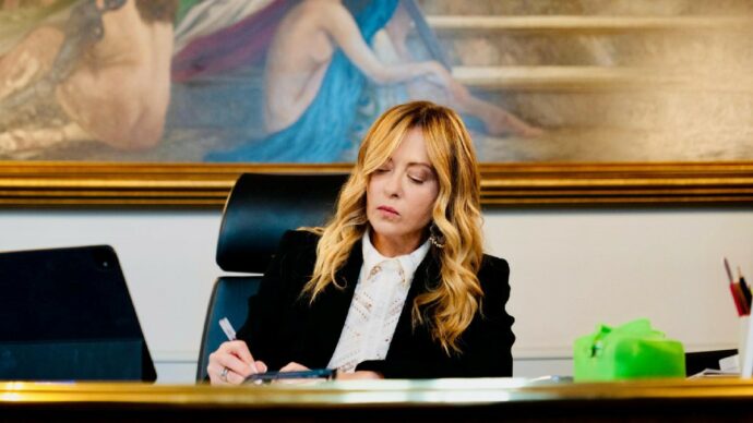 Da Meloni pugno duro con i tir. A Chigi scatta l’allarme carta igienica