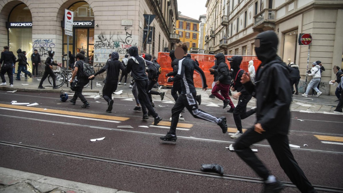 devastazioni milano anche un undicenne casseur identificato a scuola era stato ripreso durante i saccheggi da Ilfattoquotidiano.it devastazioni milano anche un undicenne casseur identificato a scuola era stato ripreso durante i saccheggi