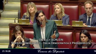 Copertina di “Non usate i violenti per silenziare la voce di chi vi dice che non riesce più a campare”: Schlein attacca Meloni alla Camera