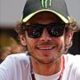 Copertina di Vale Rossi celebra Antonelli: “Ha tutto sotto controllo. Lo conosco da quando era piccolo, giravamo insieme col kart”