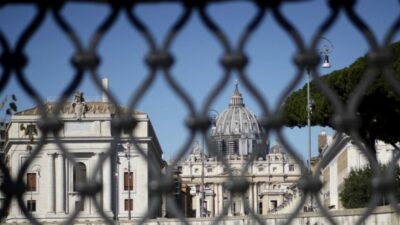 Copertina di Abusi sessuali al Preseminario, la Cassazione vaticana annulla la condanna di don Martinelli e ordina l’appello bis