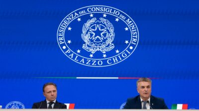 Copertina di Il cdm vara decreto con 60 milioni per gli agricoltori e 100 per i tir. Rixi: “Sulle precettazioni decisione nelle prossime ore”