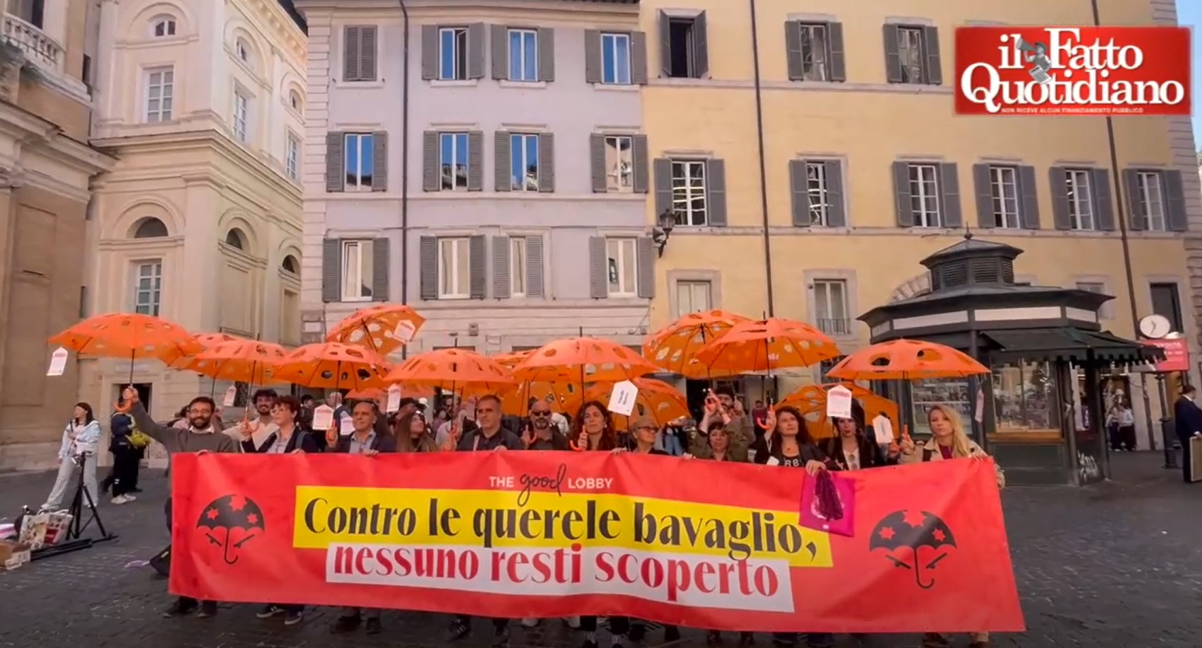 la legge del governo contro le azioni temerarie non protegge quasi nessuno va cambiata il flash mob di case italia con gli ombrelli bucati da Ilfattoquotidiano.it la legge del governo contro le azioni temerarie non protegge quasi nessuno va cambiata il flash mob di case italia con gli ombrelli bucati