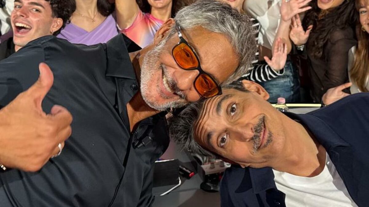“Grazie Carlo Conti. Non è scontato, solo i grandi possono gioire di un successo di un collega. Non pensiate che nel nostro ambiente sia sempre così! Ai giovani dico rimboccatevi le maniche”: parla Fiorello