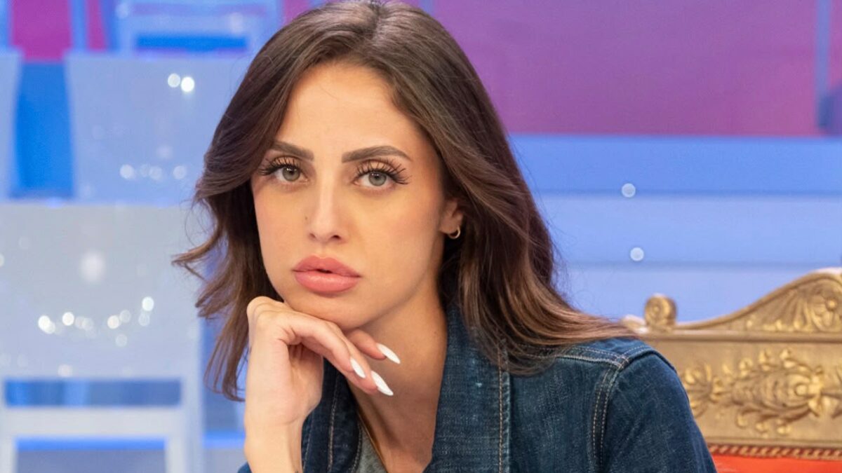 Muore a 63 anni il padre della tronista di “Uomini e Donne” Giorgia Angeloni: era affetto da Parkinson