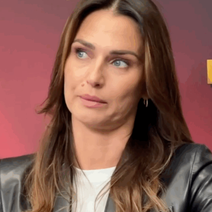 “Era meglio morire, ho sbagliato una volta e mi hanno massacrata, mi hanno scritto cose orribili”: Anna Safroncik in lacrime dopo “Ballando con le stelle”