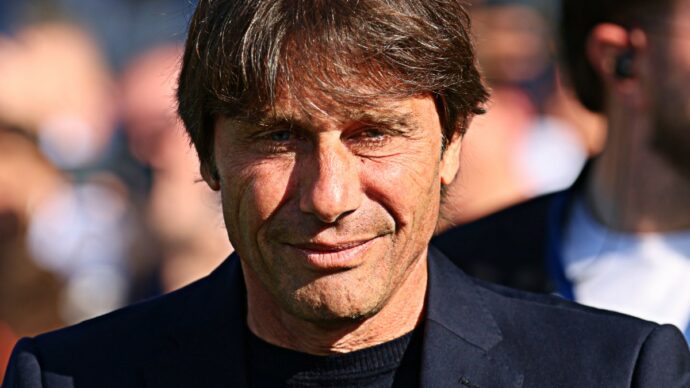 Carrick in bilico: Conte bussa alla porta del Manchester United, ma per la stampa inglese non è il primo nome della lista