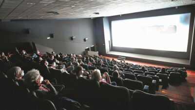 Copertina di Cinema e streaming, la rivincita dei film italiani: il pubblico torna in sala e guarda sulle piattaforme. I successi: da Buen Camino a La Grazia