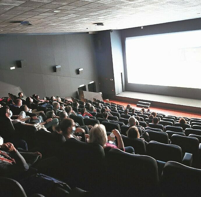 Cinema e streaming, la rivincita dei film italiani: il pubblico torna in sala e guarda sulle piattaforme. I successi: da Buen Camino a La Grazia