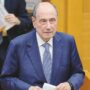 Copertina di Il centrodestra riunito dalle mancette: 170 milioni per padel,  toilette e canili